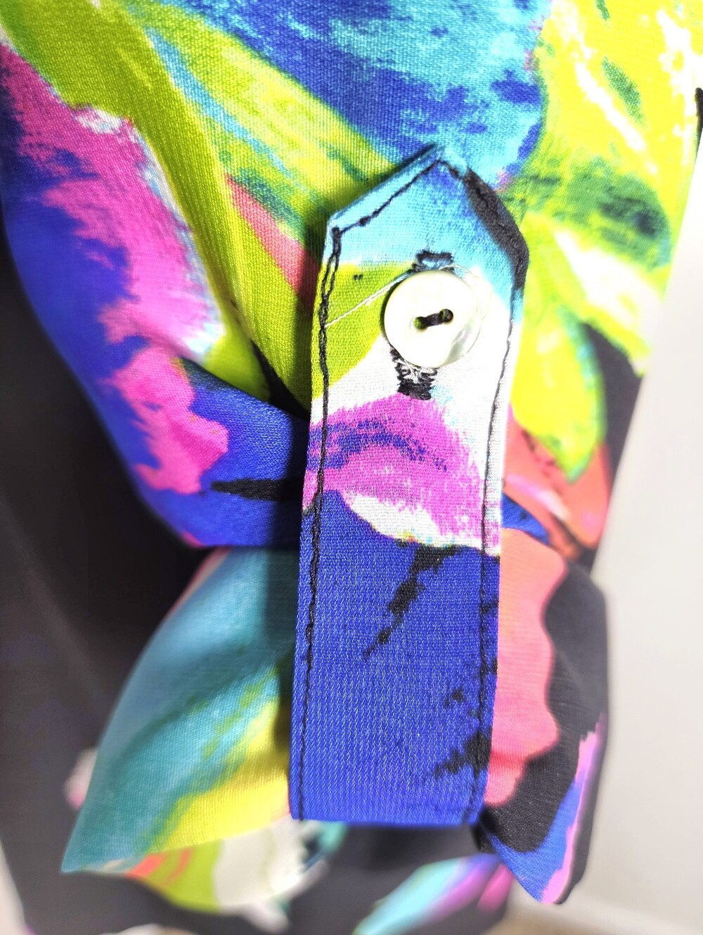 Joan Vass Multicolor Floral Split V-Neck Tunic with Roll-Tab Sleeves, Size Large - Picture 5 of 11